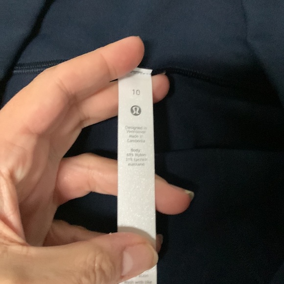 Lululemon wunder under size 10 crop 21 inch - Picture 3 of 4
